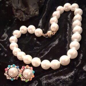 Gold and White Pearl Necklace